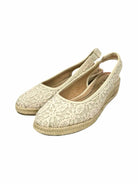 LIFE STRIDE beige and white child size 7 shoes